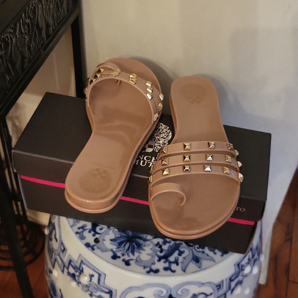 Sandals - Picture 2 of 3